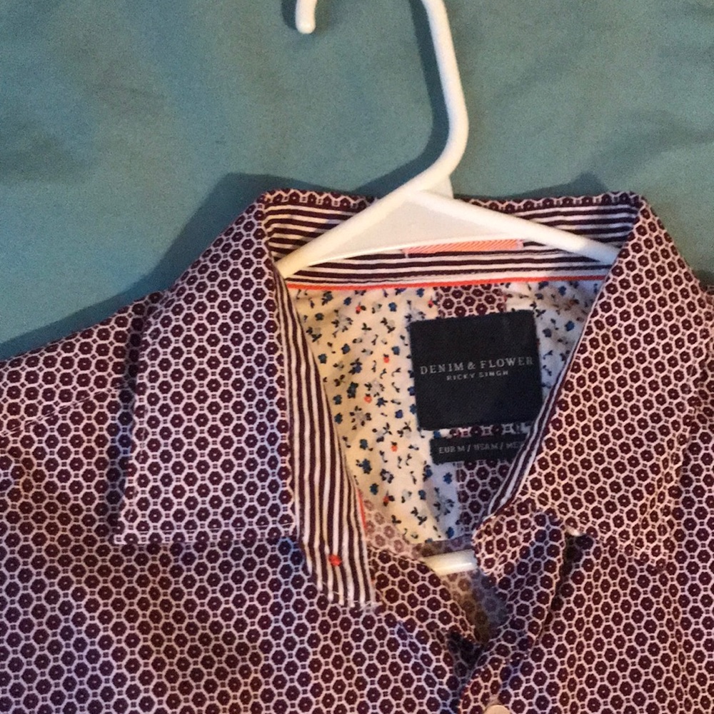 Size small burgundy shirt